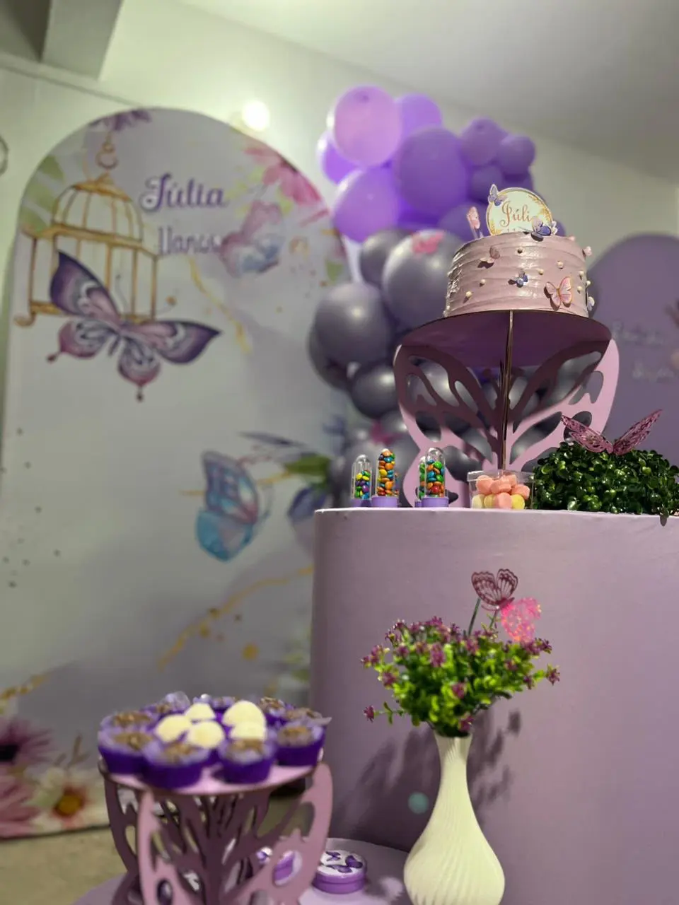 Decoração personalizada em tons lilás